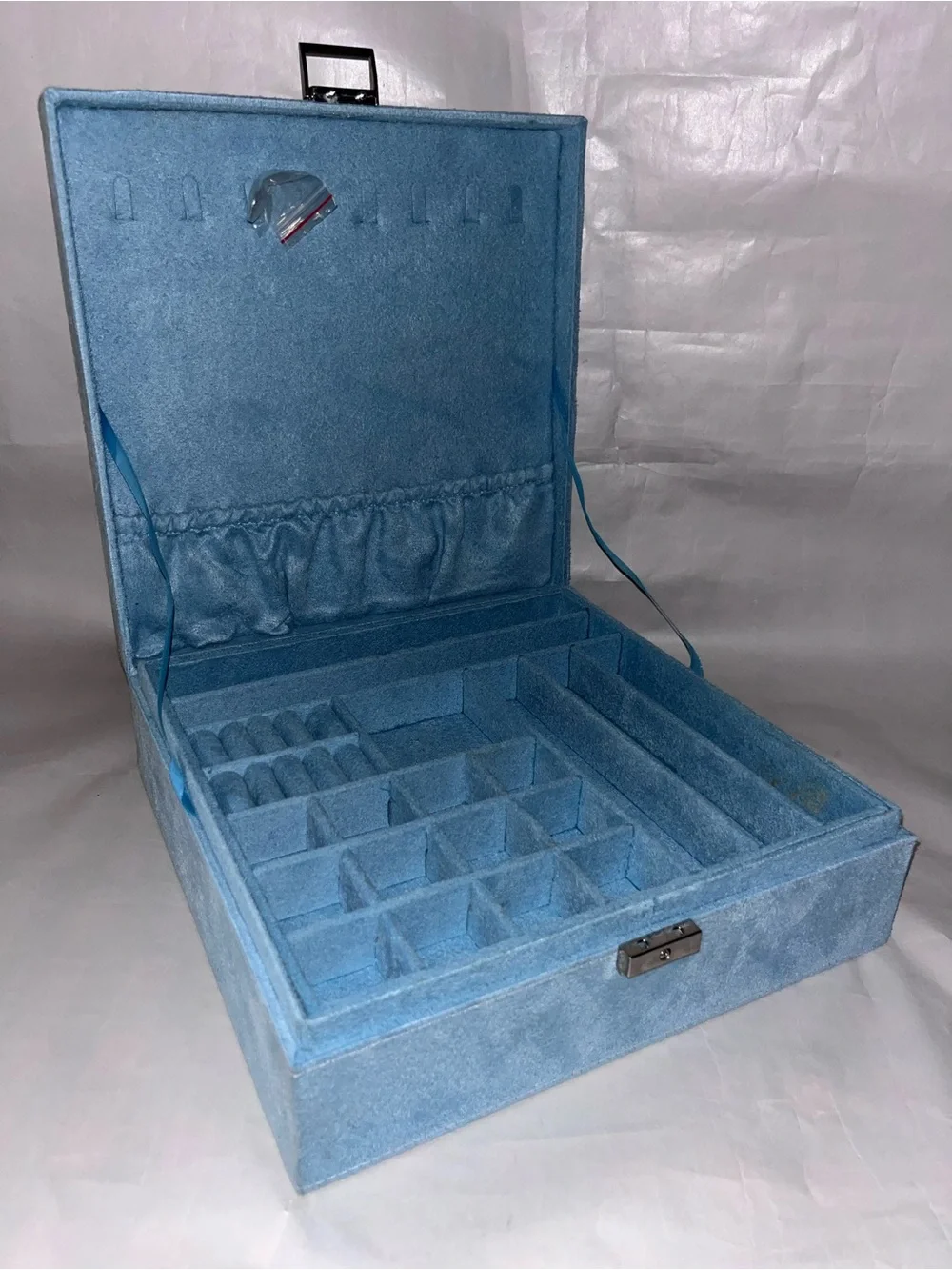 Light Blue Jewelry Organizer Box with Removable Tray and key by Guanya